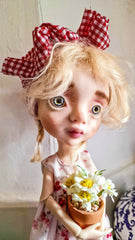 Antoinette, sensitive gardener