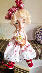Antoinette, sensitive gardener