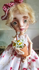 Antoinette, sensitive gardener