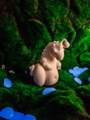 Wuhu, magical familier from the fireflies forest