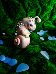 Wuhu, magical familier from the fireflies forest