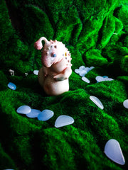 Wuhu, magical familier from the fireflies forest